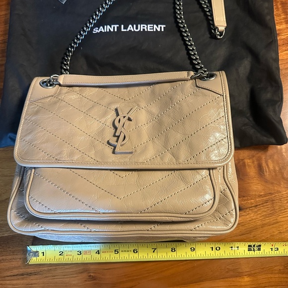 YSL Niki Medium Patent crinkle leather purchased @ YSL store in Chicago - Picture 15 of 16